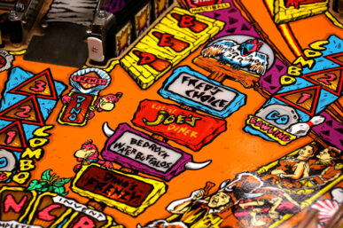 Flintstones Pinball Machine - Image 6