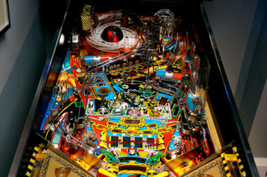Judge Dredd Pinball Machine - Image 9