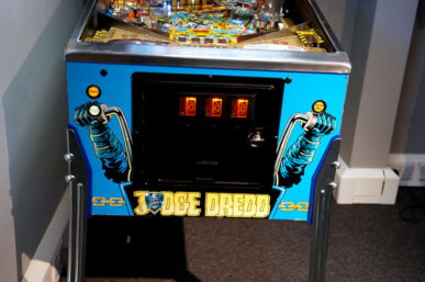 Judge Dredd Pinball Machine - Image 3